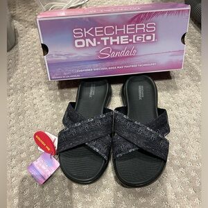 BN in box sketchers on the go sandals sz 8